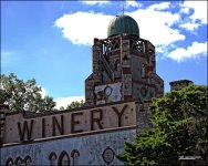 Lonz Winery Tower 2013.jpg