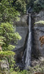 Damper Falls Taranaki.jpg