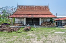 hut-1.jpg