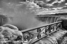 B&W-Niagara-Falls.jpg