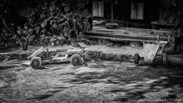 racing cars bw.jpg