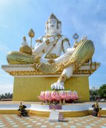 white statue1.jpg