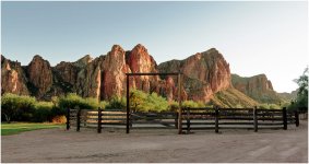saguaro ranch corral2.jpg