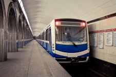 six-carriage metro train1000.jpg six-carriage metro train1000.jpg