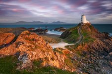 Lighthouse on Anglesey II.jpg