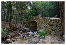 Bridge near Bridal Veil Falls.jpg