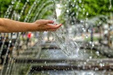 August13fountainhand3.jpg