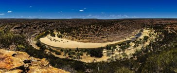 Aussi Outback Horse Shoe Skylum 1c.jpg