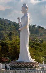 statue.jpg