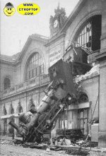 old_locomotive-train_crash1.jpg