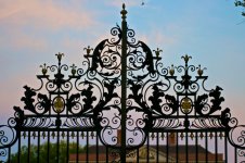 Tryon Palace Gate.jpg