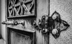 Mausoleum Gate Detail B&W (1 of 1).jpg