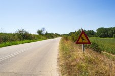 road_sign.jpg