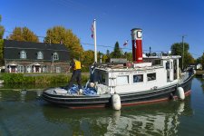 Chambly canal tug boat.jpg