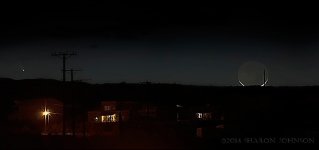 A New Moon and Pan-Starr Comet at moonset, March 2013.jpg