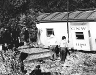 1976-07-16 Barrington IL C&NW Wreck - for upload.jpg