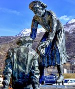 Skating Statue.jpg
