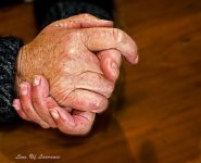 Shope Assistant's Hands LOL.jpg Shope Assistant's Hands LOL.jpg